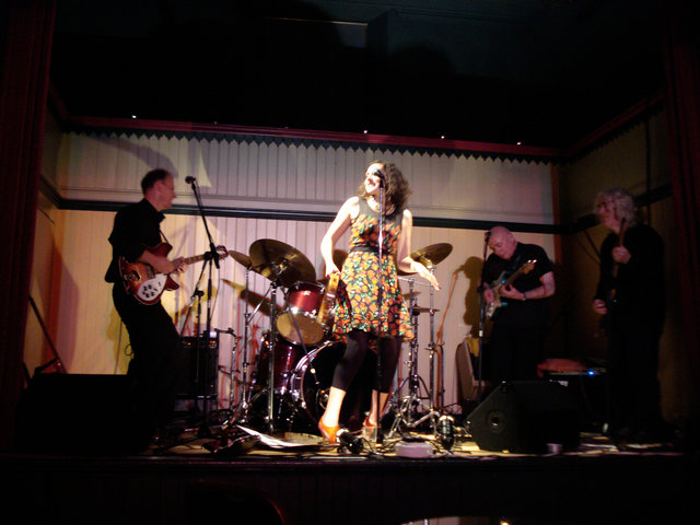 Flora and the Glamweeds in concert, 2008.